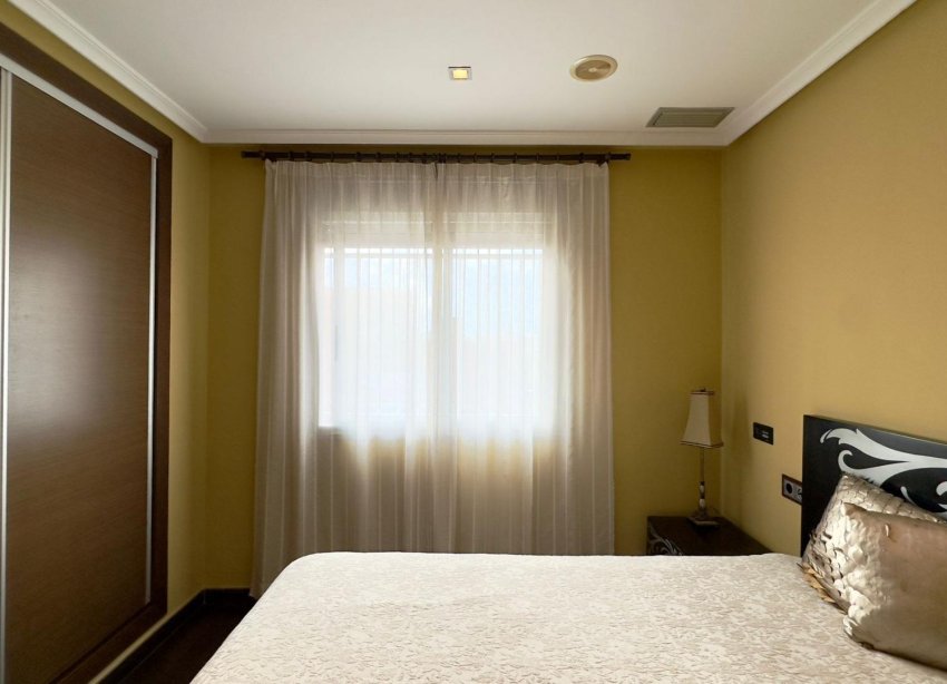 Resale - Building - Torrevieja - Playa del Cura