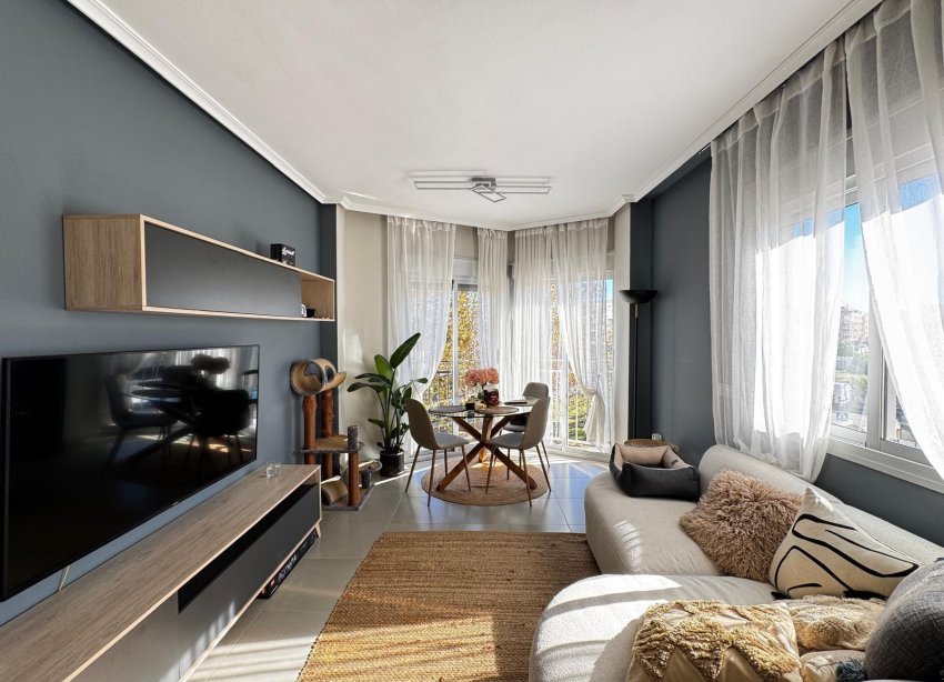 Resale - Building - Torrevieja - Playa del Cura