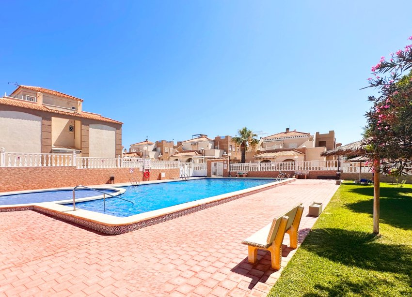 Resale - Bungalow - ﻿Torrevieja (Alicante) - Spain