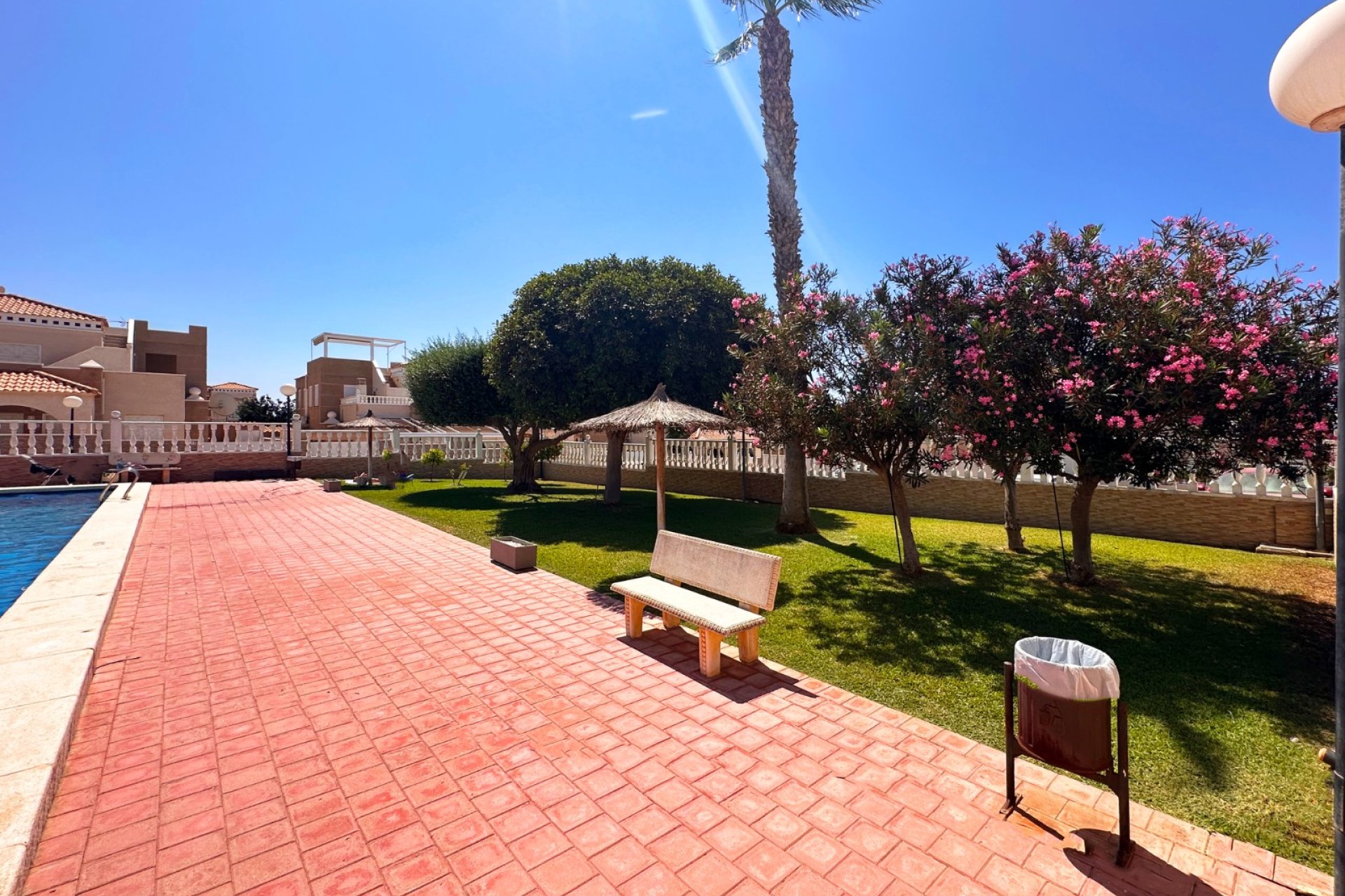 Resale - Bungalow - ﻿Torrevieja (Alicante) - Spain