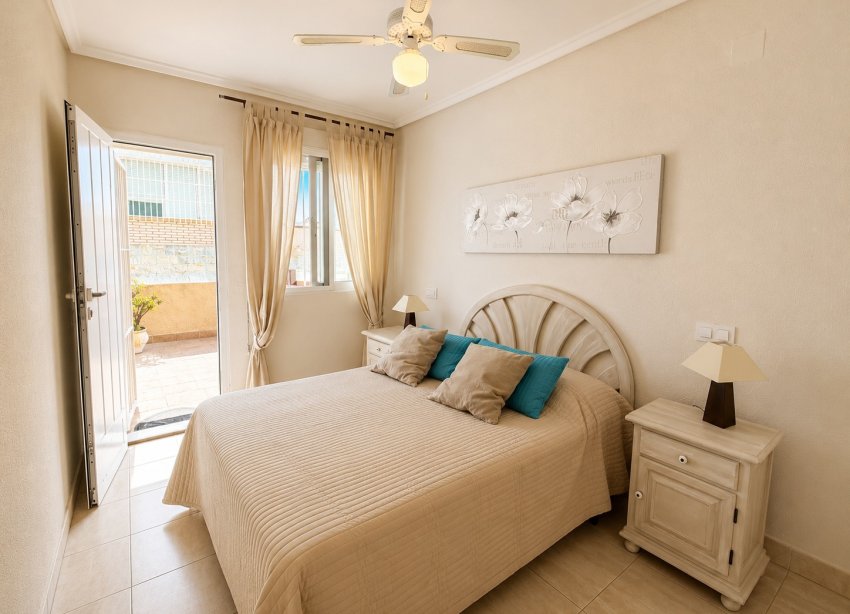 Resale - Bungalow - La Mata - La Mata, Torrevieja