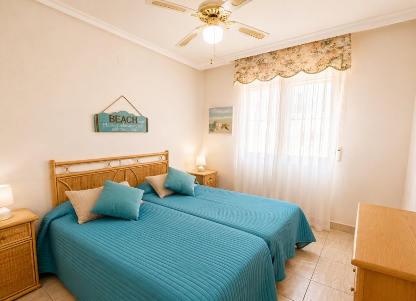 Resale - Bungalow - La Mata - La Mata, Torrevieja