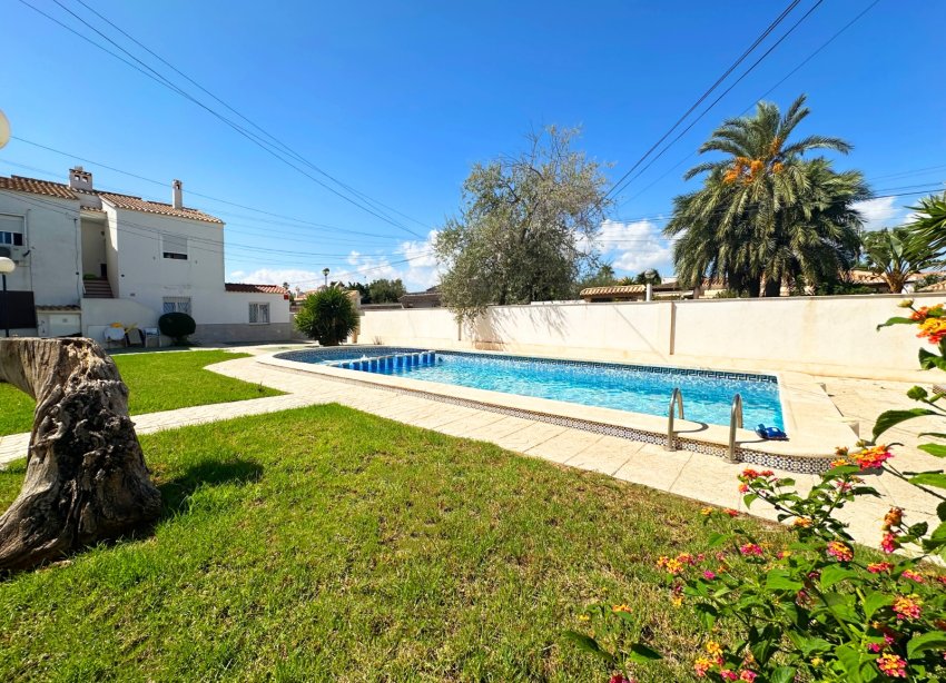 Resale - Bungalow - Orihuela Costa - Cabo Roig
