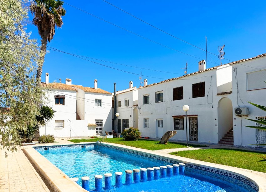Resale - Bungalow - Orihuela Costa - Cabo Roig
