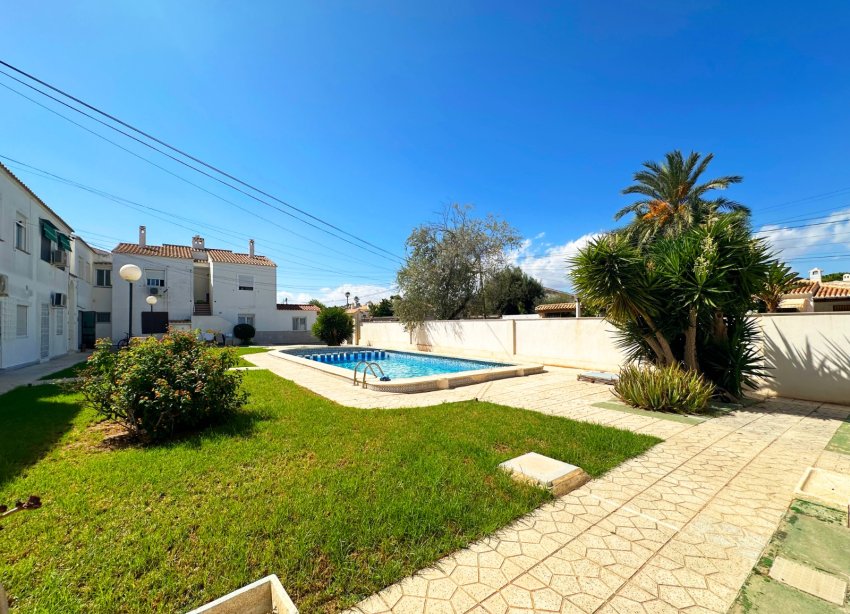 Resale - Bungalow - Orihuela Costa - Cabo Roig