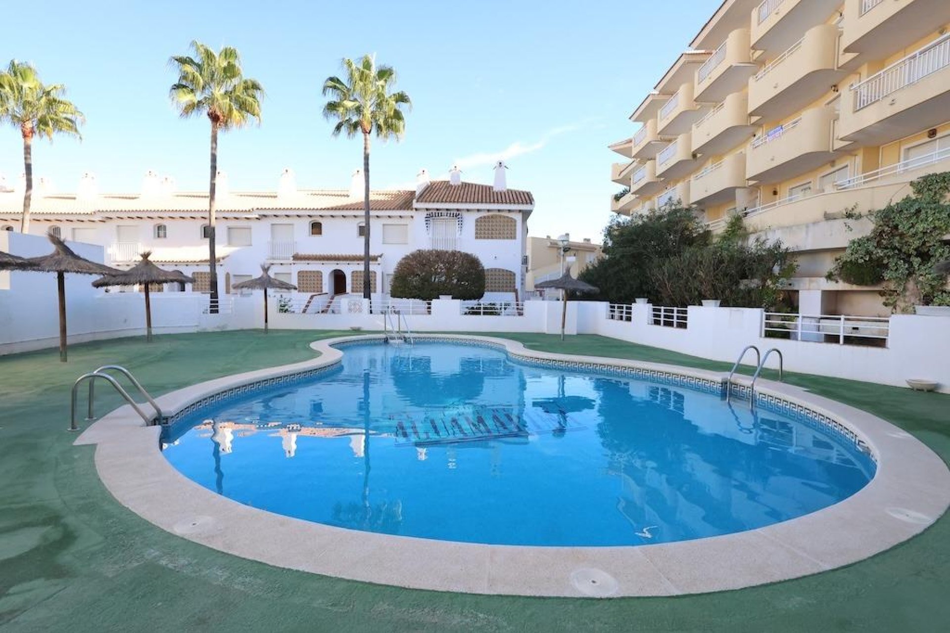 Resale - Bungalow - Orihuela Costa - Campoamor
