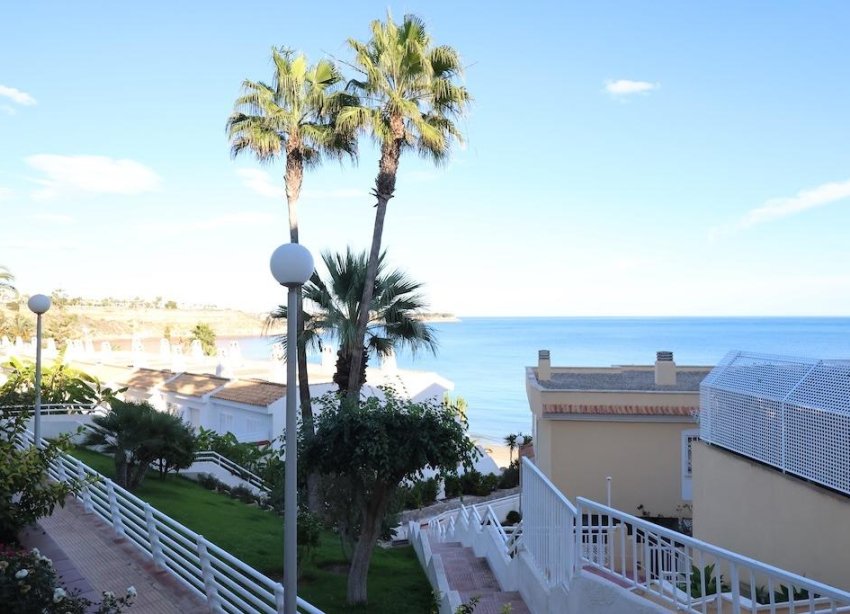Resale - Bungalow - Orihuela Costa - Campoamor