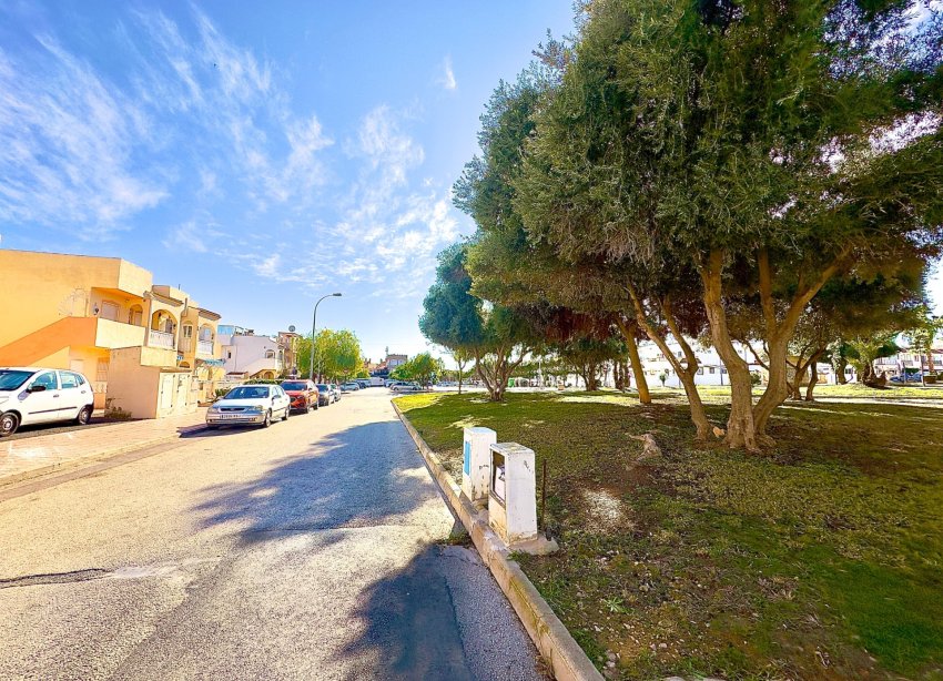 Resale - Bungalow - Orihuela Costa - La Florida