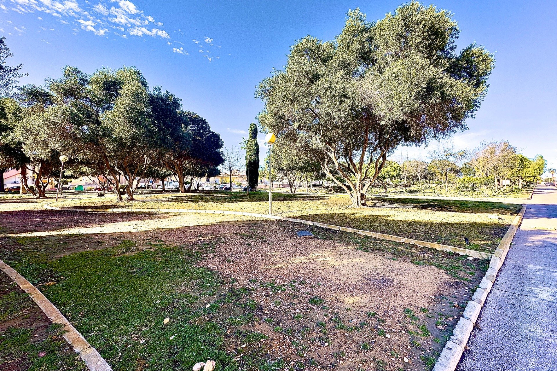 Resale - Bungalow - Orihuela Costa - La Florida