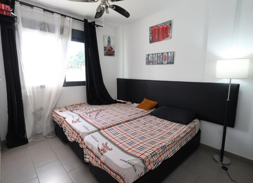 Resale - Bungalow - Orihuela Costa - La Zenia