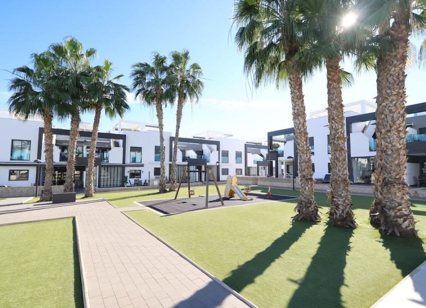 Resale - Bungalow - Orihuela Costa - La Zenia