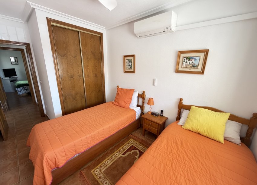 Resale - Bungalow - Orihuela Costa - La Zenia