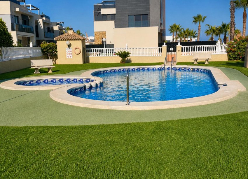 Resale - Bungalow - Orihuela Costa - Lomas de Cabo Roig