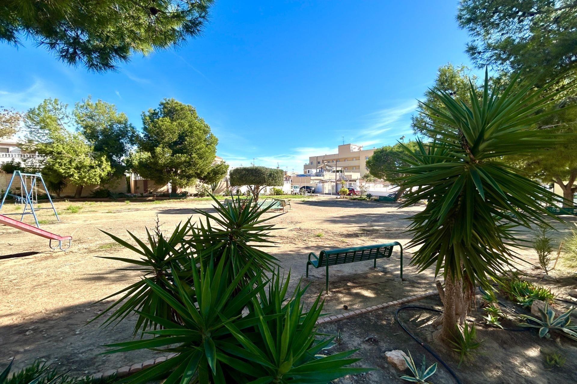 Resale - Bungalow - Orihuela Costa - Lomas de Don Juan