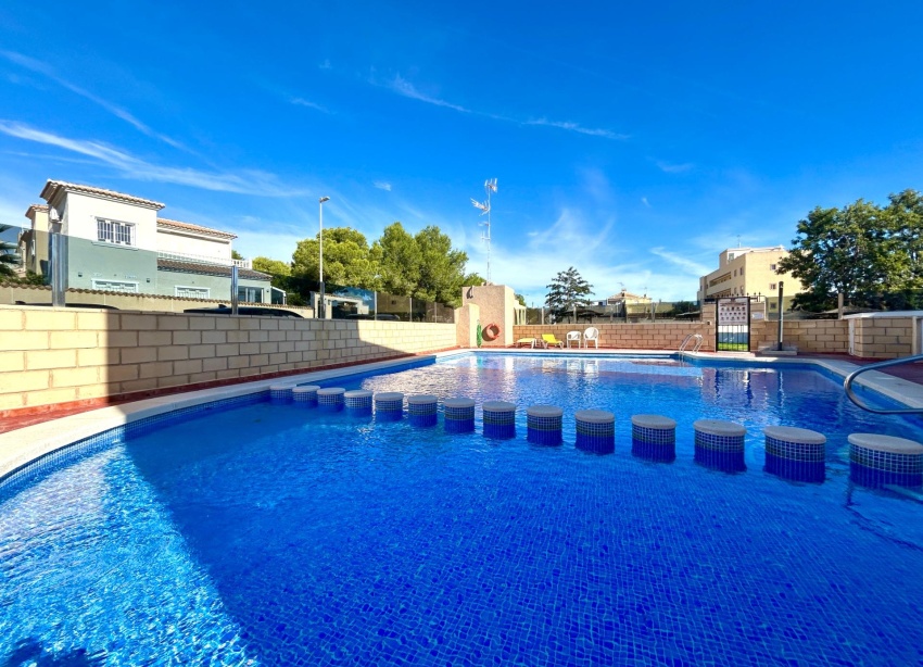 Resale - Bungalow - Orihuela Costa - Lomas de Don Juan