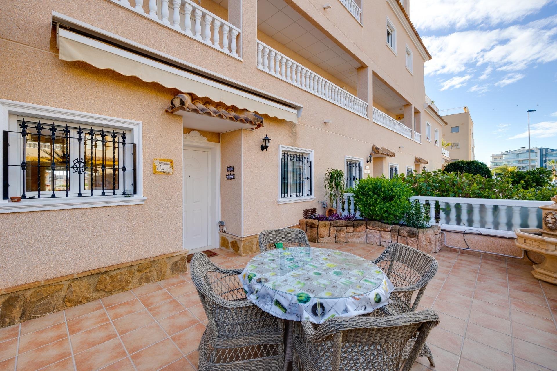 Resale - Bungalow - Orihuela Costa - Los Dolses