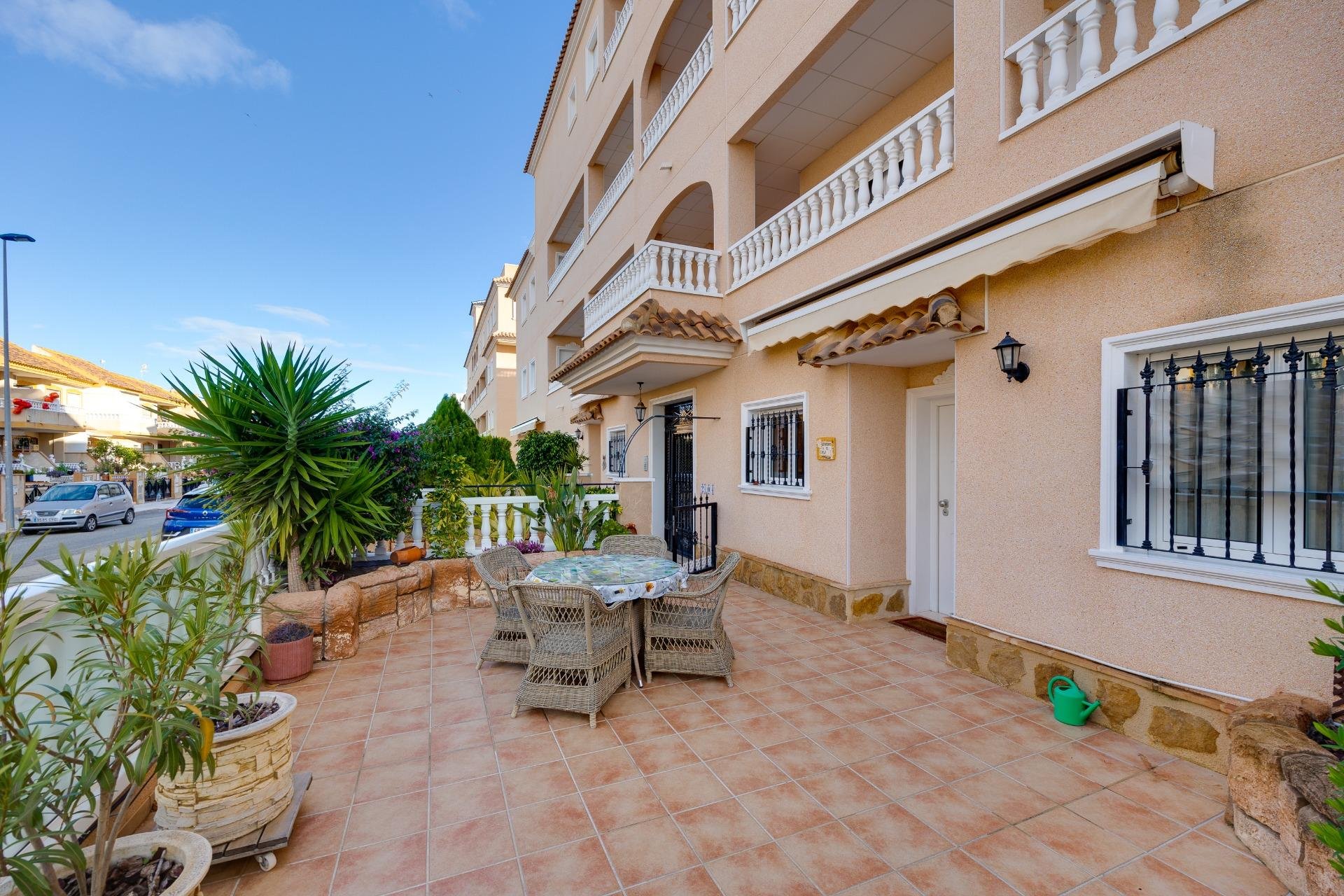 Resale - Bungalow - Orihuela Costa - Los Dolses