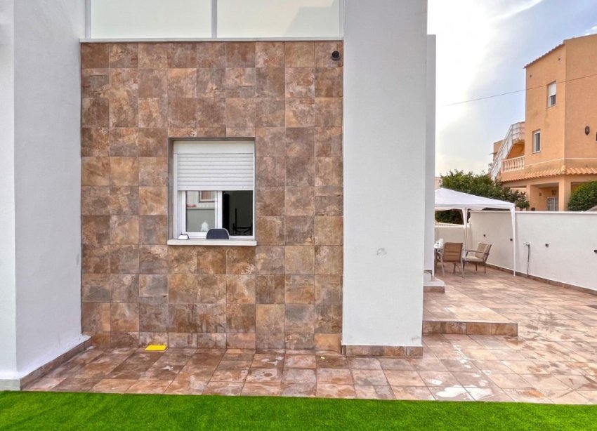 Resale - Bungalow - Orihuela Costa - Playa Flamenca