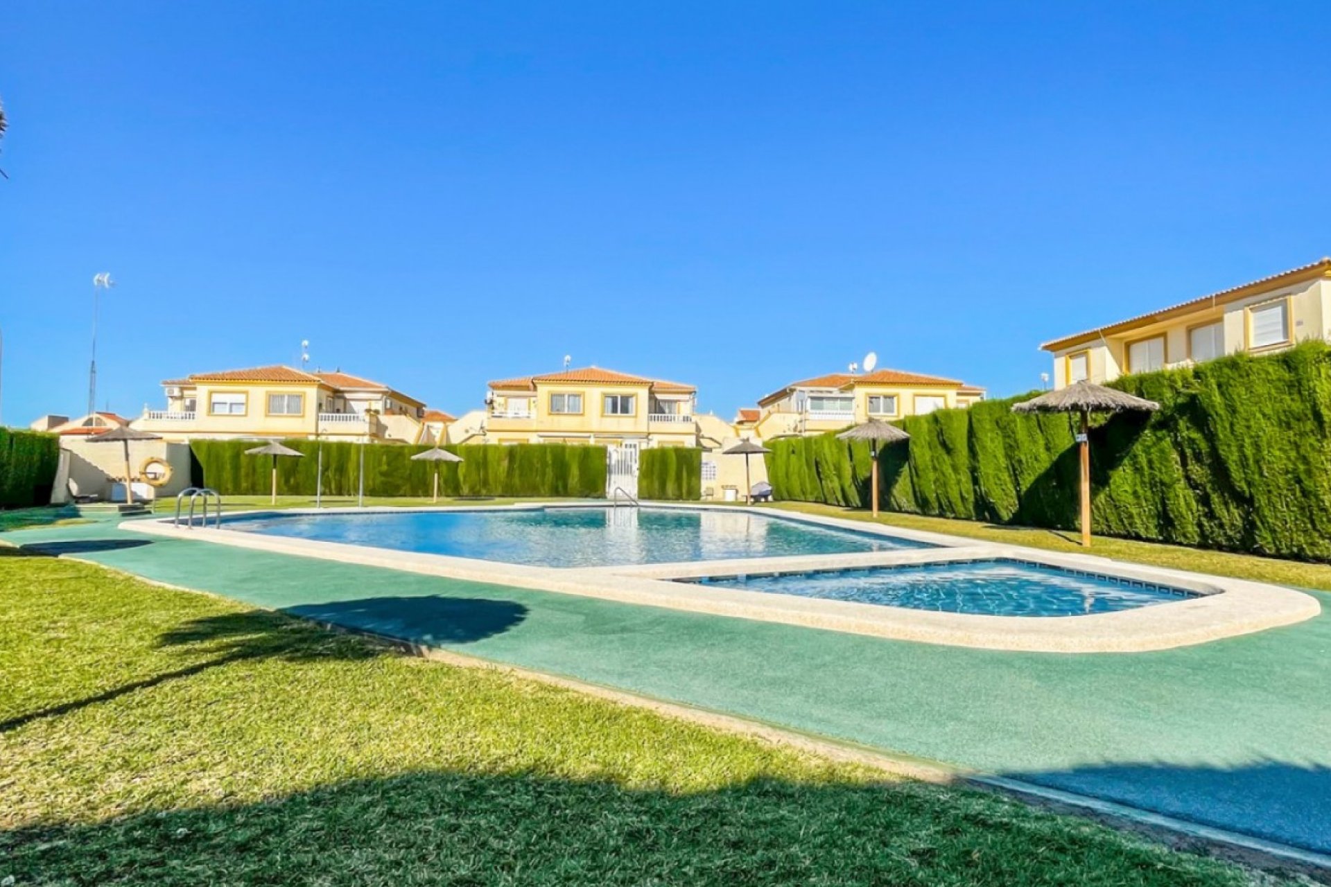 Resale - Bungalow - Orihuela Costa - Playa Flamenca