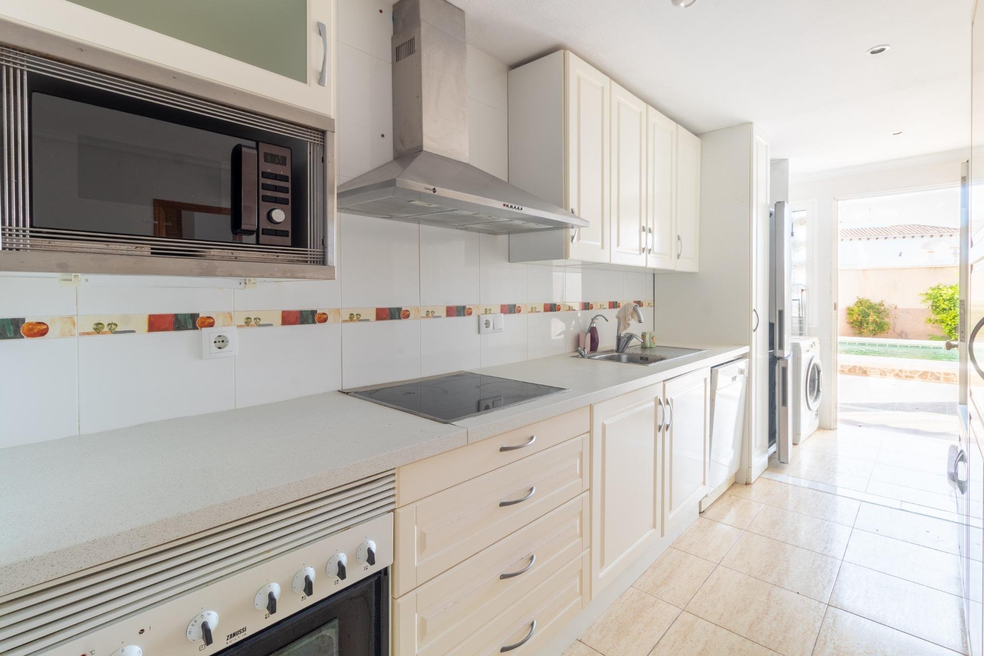 Resale - Bungalow - Orihuela Costa - Punta Prima