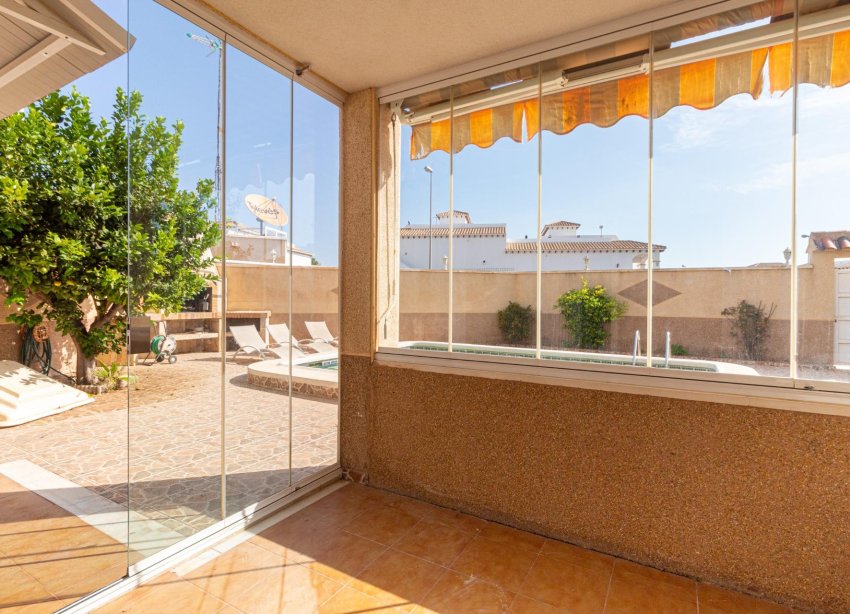 Resale - Bungalow - Orihuela Costa - Punta Prima