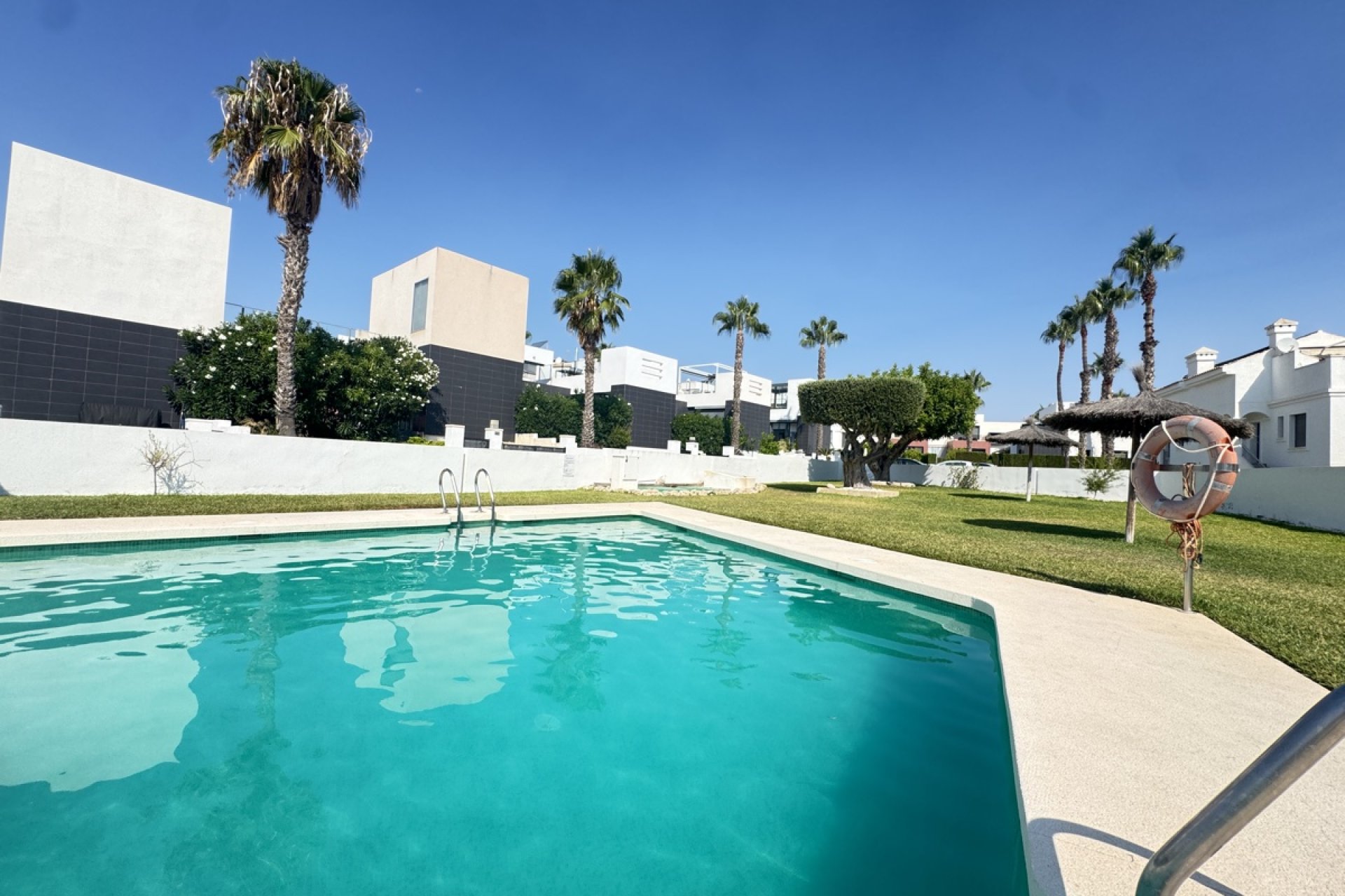 Resale - Bungalow - Orihuela Costa - Villamartin