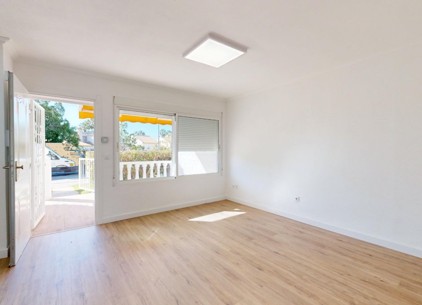 Resale - Bungalow - Orihuela Costa - Villamartín