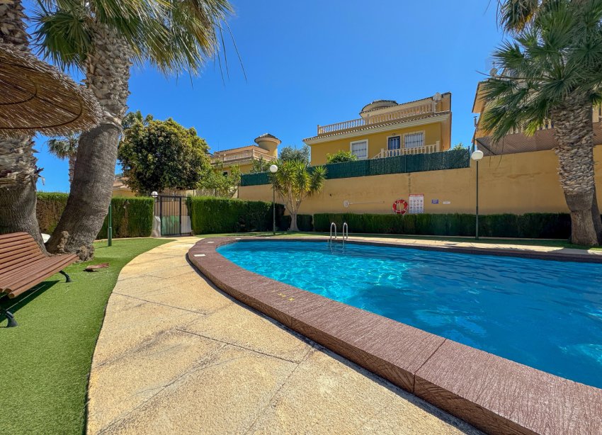 Resale - Bungalow - Orihuela Costa - Villamartín
