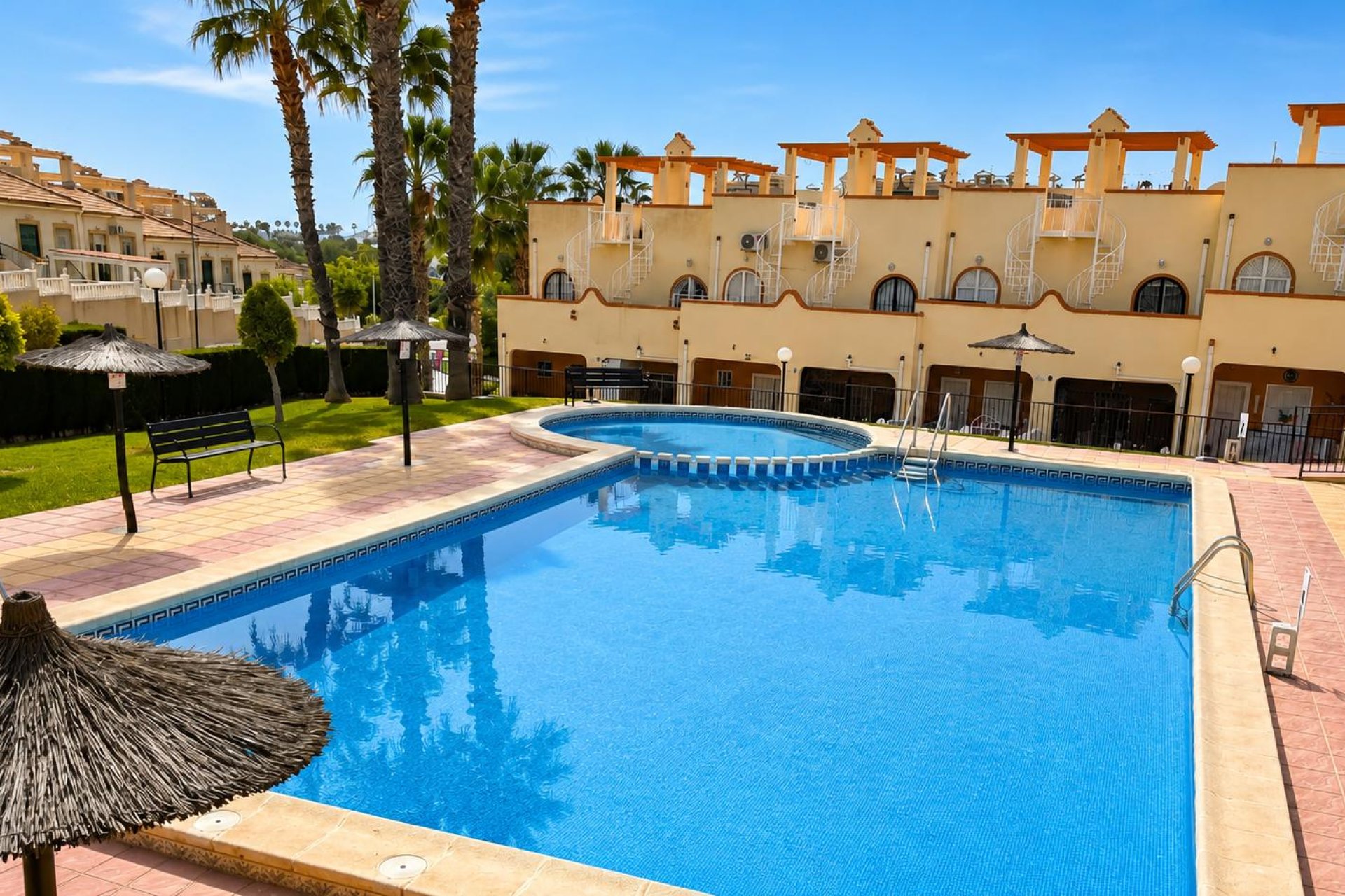 Resale - Bungalow - Orihuela Costa - Villamartín
