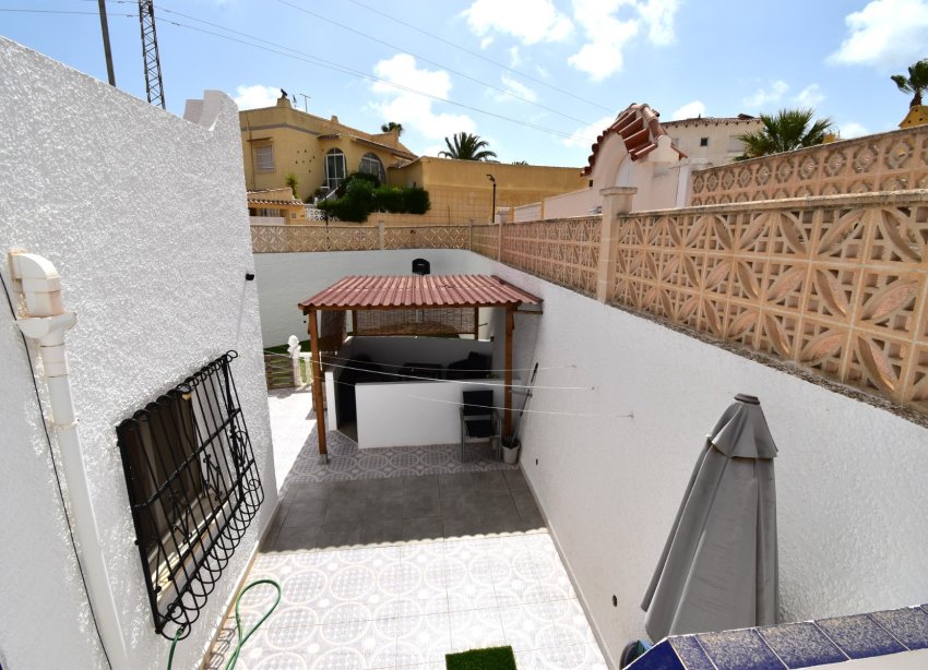 Resale - Bungalow - Orihuela Costa - Villamartín