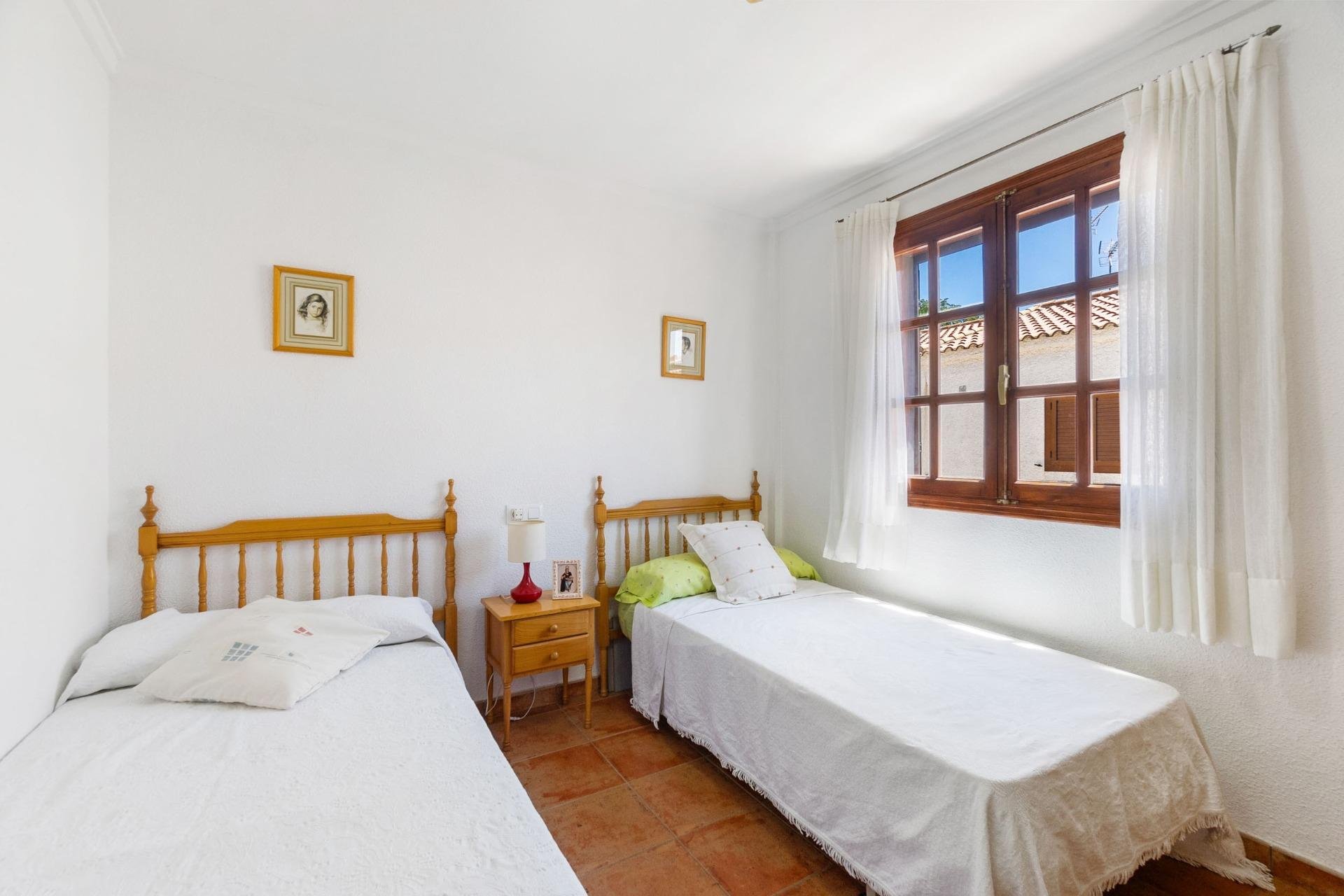 Resale - Bungalow - Pilar de la Horadada - Mil Palmeras