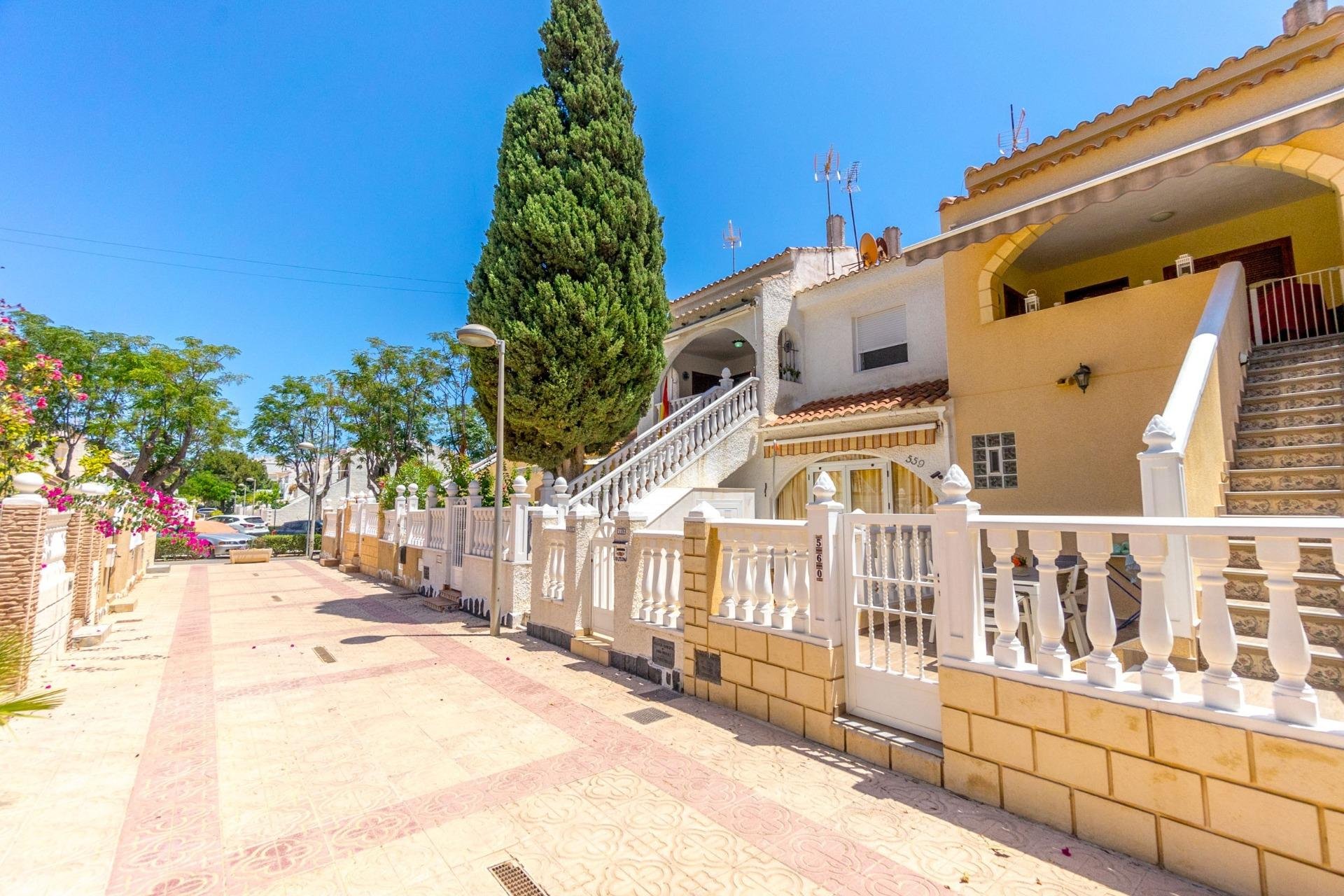 Resale - Bungalow - Pilar de la Horadada - Mil Palmeras