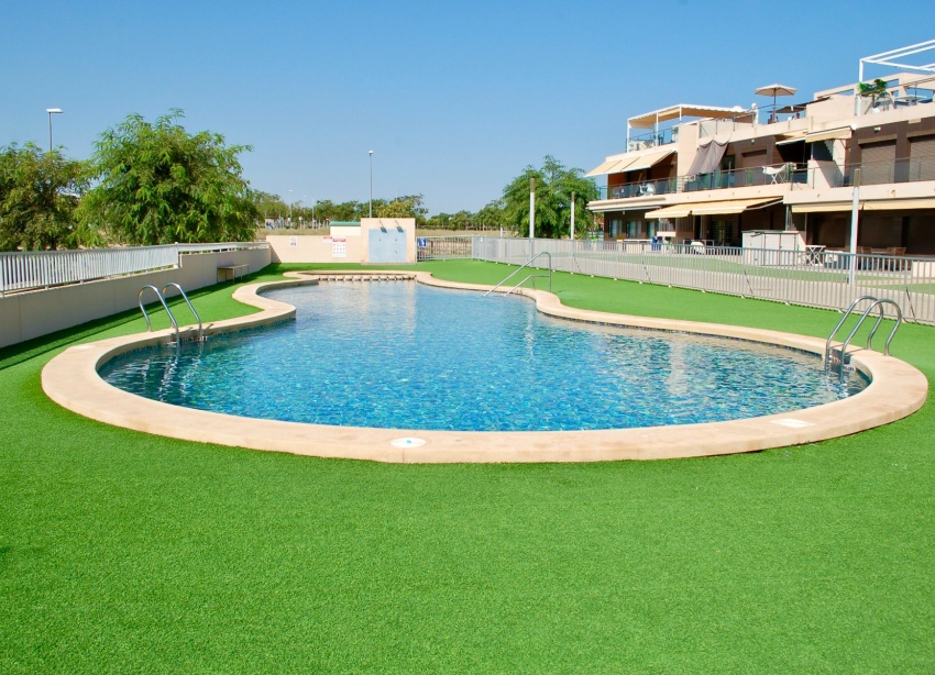 Resale - Bungalow - Pilar de la Horadada - Mil Palmeras