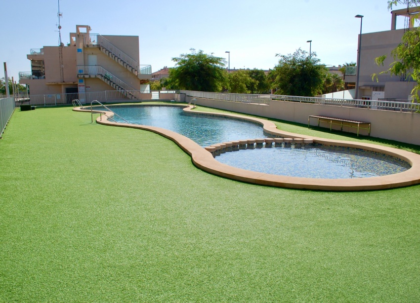 Resale - Bungalow - Pilar de la Horadada - Mil Palmeras