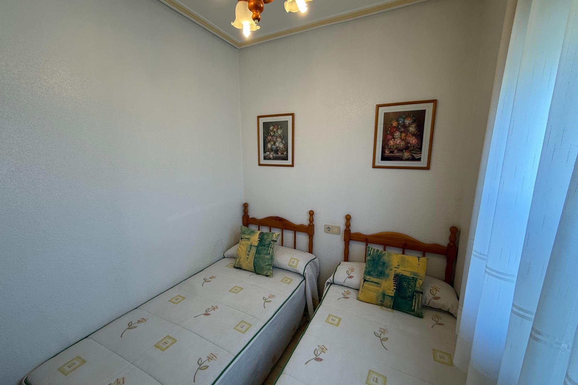 Resale - Bungalow - Torrevieja - Aguas Nuevas