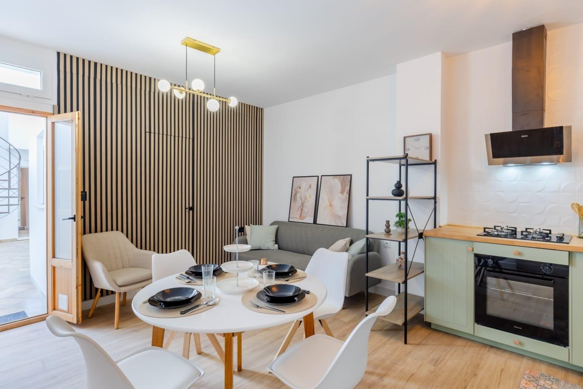 Resale - Bungalow - Torrevieja - Centro - Muelle Pesquero