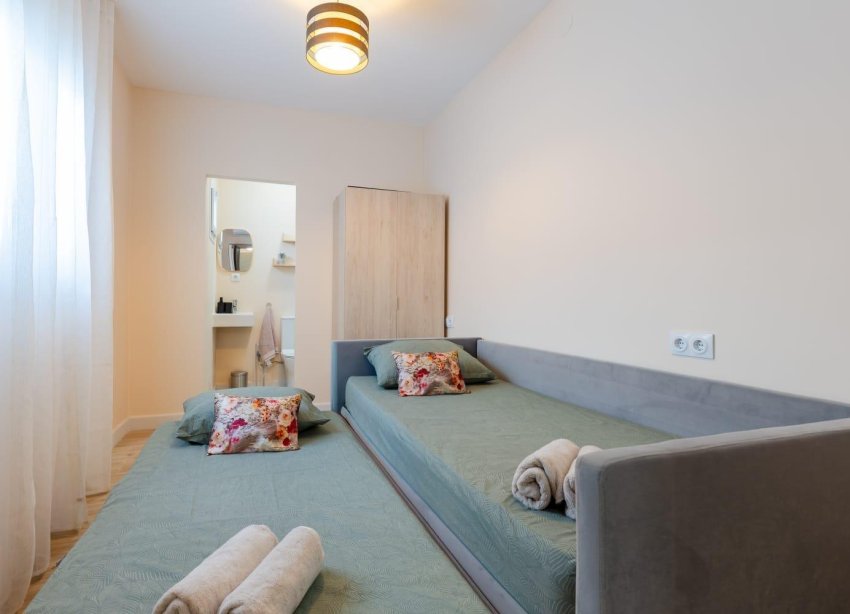 Resale - Bungalow - Torrevieja - Centro - Muelle Pesquero