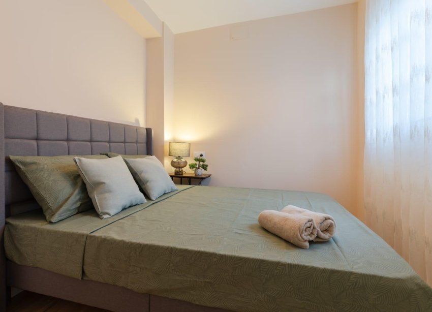 Resale - Bungalow - Torrevieja - Centro - Muelle Pesquero