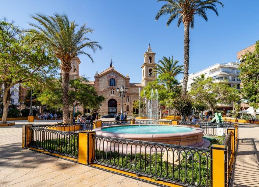 Resale - Bungalow - Torrevieja - Centro - Muelle Pesquero