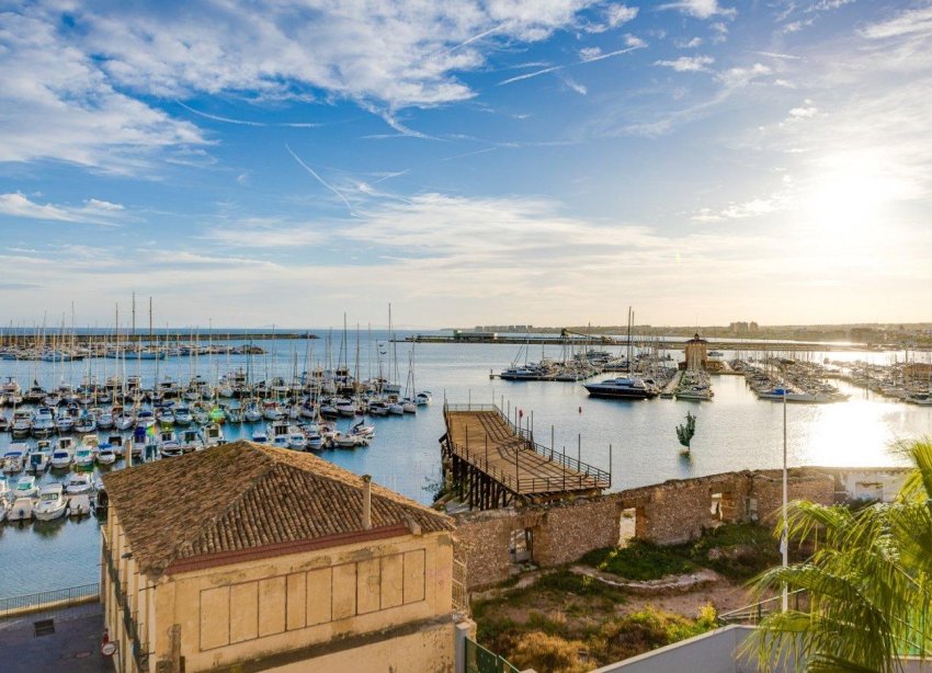 Resale - Bungalow - Torrevieja - Centro - Muelle Pesquero