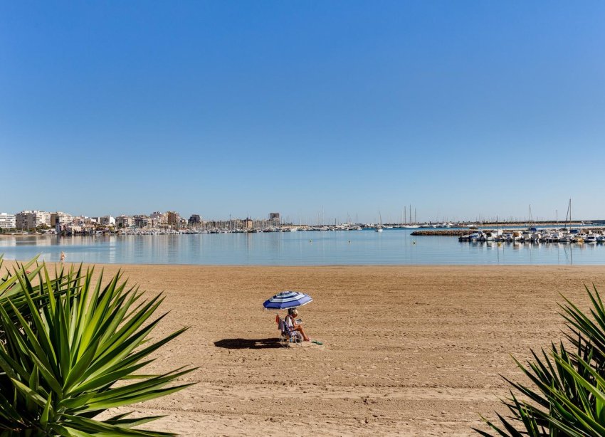 Resale - Bungalow - Torrevieja - Centro - Muelle Pesquero