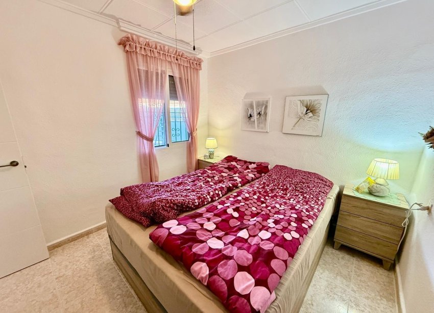 Resale - Bungalow - Torrevieja - La Siesta - El Salado - Torreta