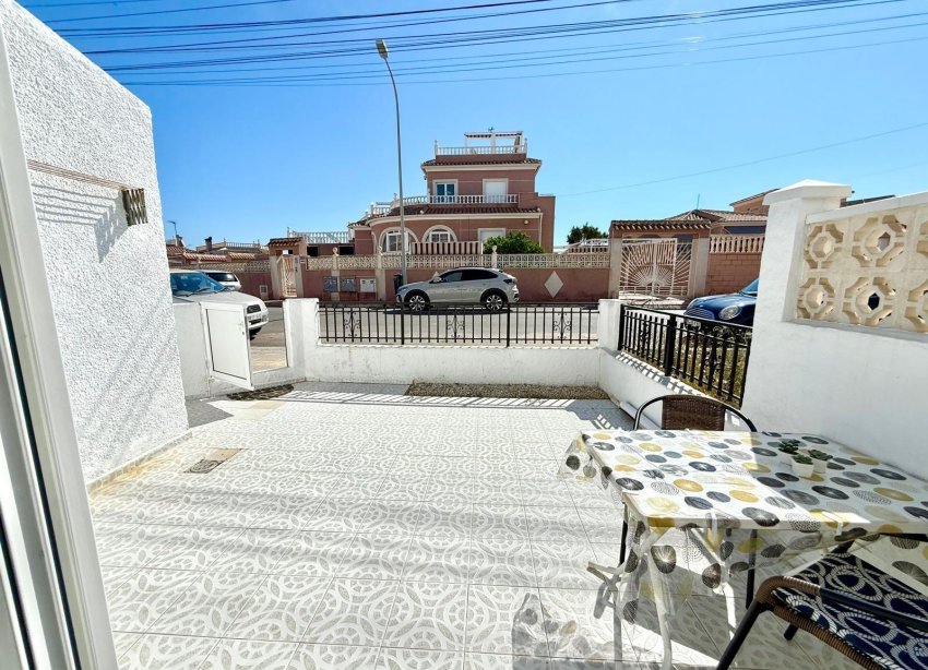 Resale - Bungalow - Torrevieja - La Siesta - El Salado - Torreta