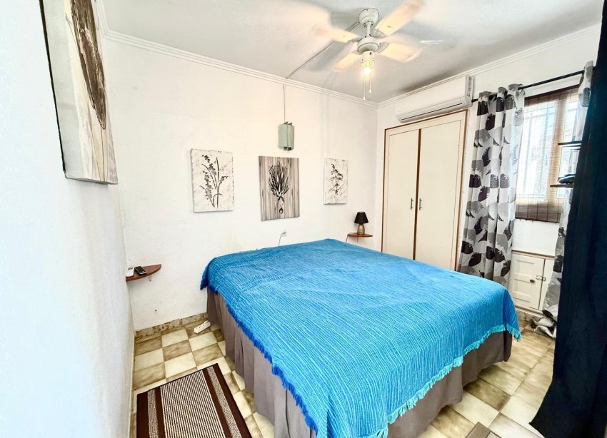 Resale - Bungalow - Torrevieja - La Siesta - El Salado - Torreta