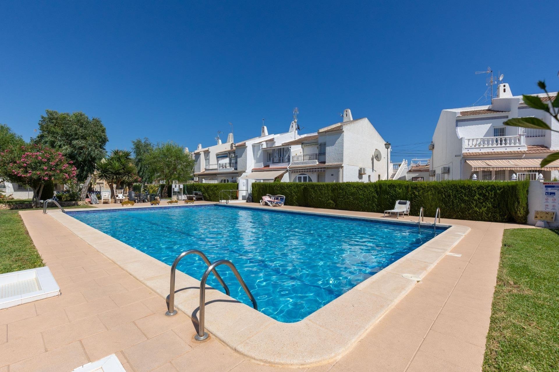 Resale - Bungalow - Torrevieja - La Siesta - El Salado - Torreta