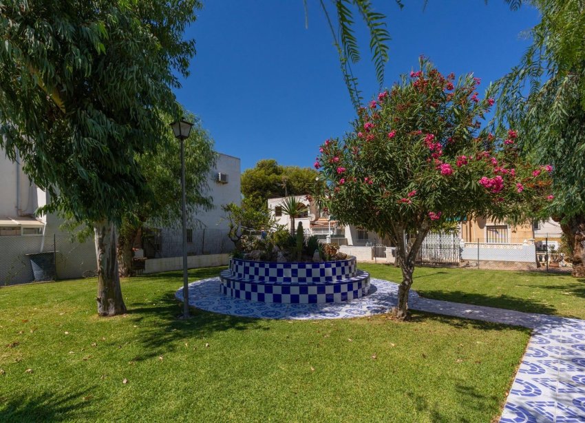 Resale - Bungalow - Torrevieja - La Siesta - El Salado - Torreta