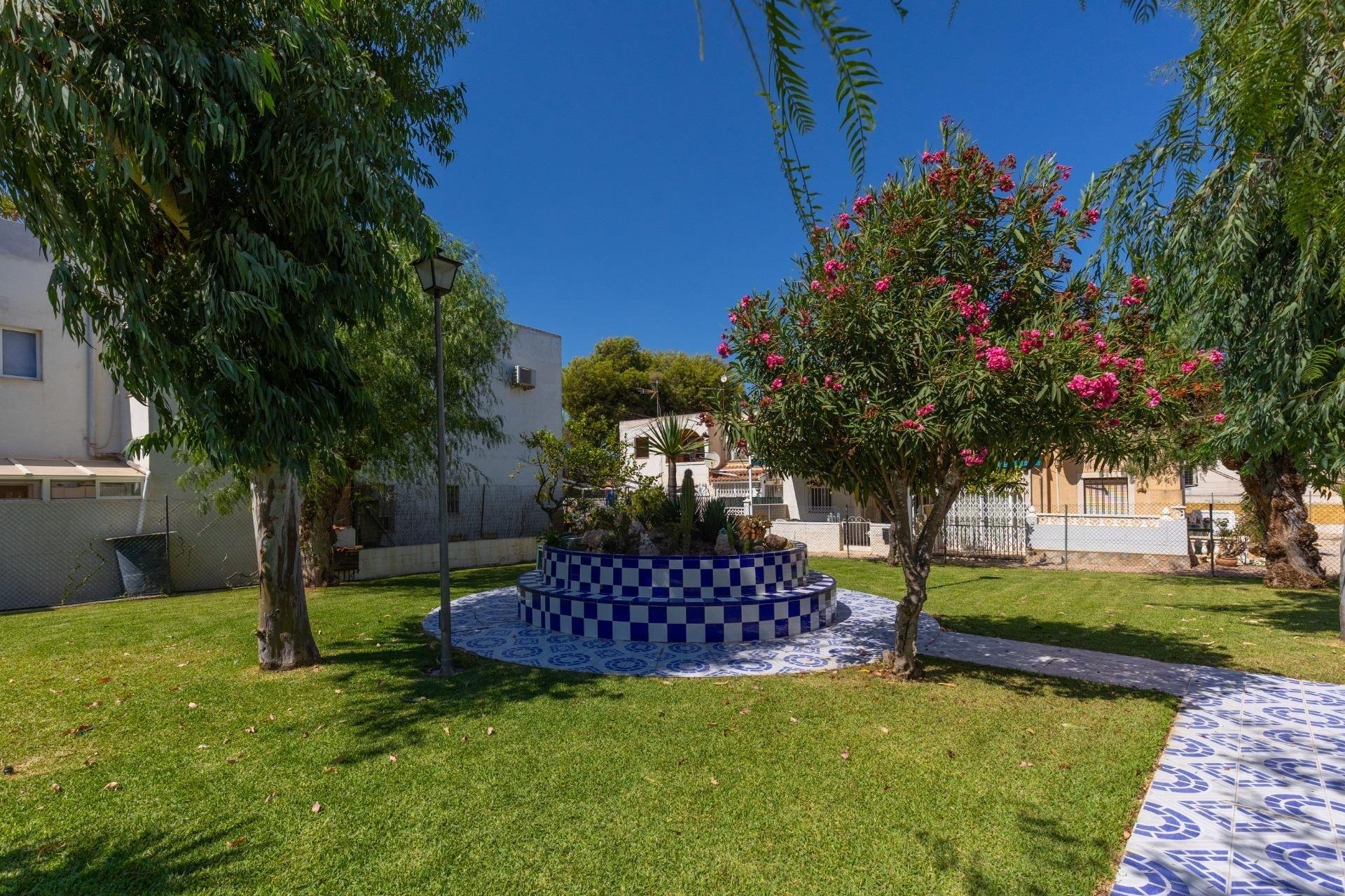Resale - Bungalow - Torrevieja - La Siesta - El Salado - Torreta