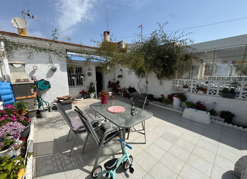 Resale - Bungalow - Torrevieja - La Siesta - El Salado - Torreta