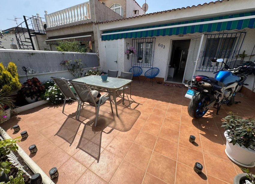 Resale - Bungalow - Torrevieja - La Siesta - El Salado - Torreta