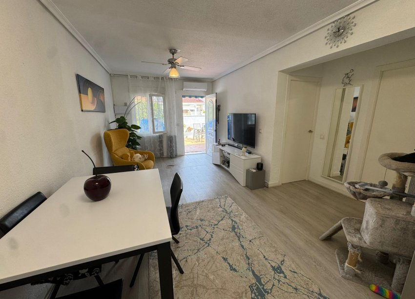Resale - Bungalow - Torrevieja - La Siesta - El Salado - Torreta